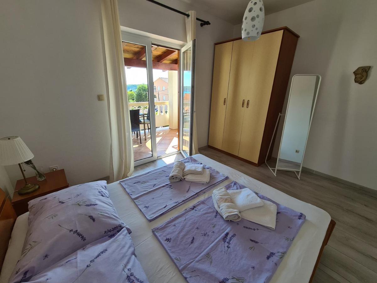 Apartman Karmen Barbat na Rabu Dış mekan fotoğraf